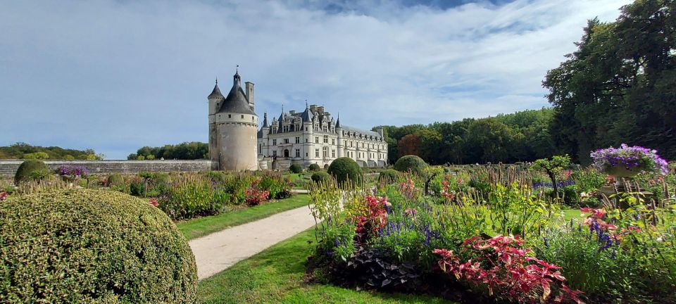 Chambord and Chenonceau Day Trip With Licensed Guide - Itinerary Details