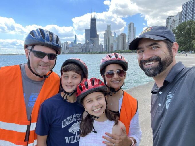 Chicago: Lakefront Neighborhoods Bike Tour - Tour Experience