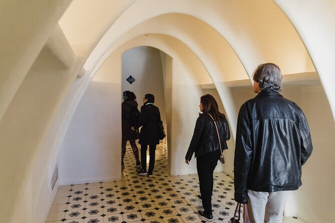 Complete Gaudi Tour: Casa Batllo, Park Guell & Sagrada Familia - Guide Insights