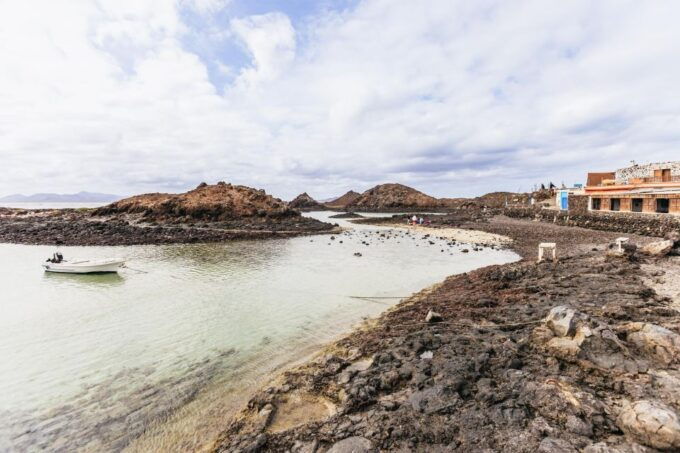 Corralejo: Sail for Lobos Island With Drinks and Snorkeling - Overall Experience