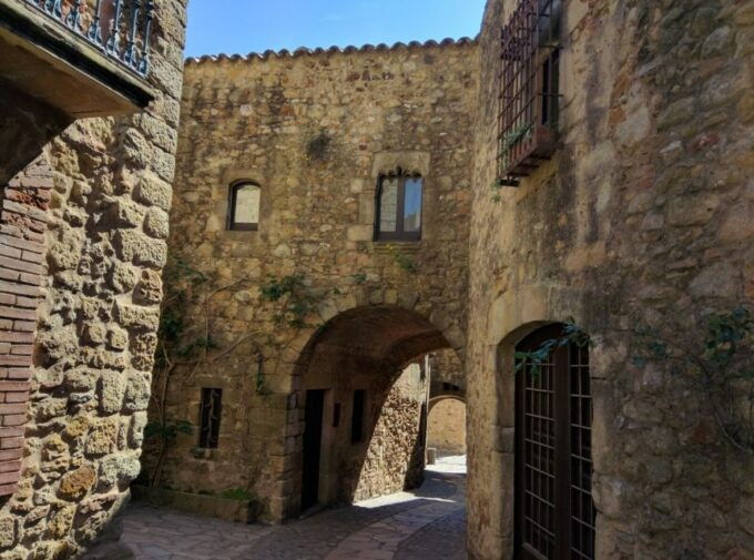 Costa Brava and Medieval Villages Full Day Tour - Logistics and Rating