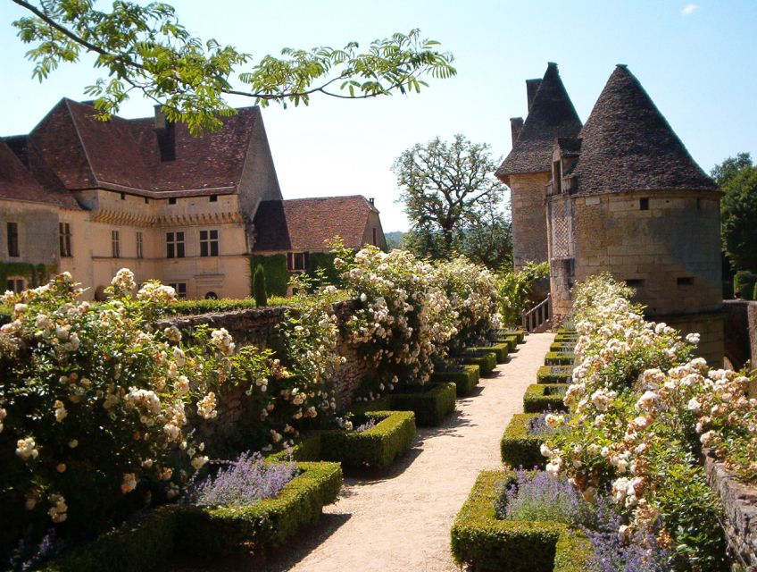 Dordogne: Visit to the Castle of Losse and Its Gardens - Guided Tour and Multilingual Audio Guide