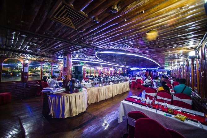 Dubai Marina Dhow Dinner Cruise - Entertainment Offered