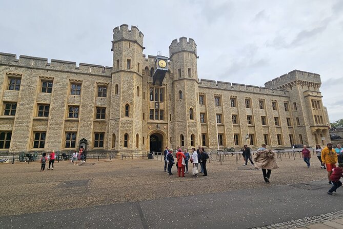 Easy Access Tower of London Crown Jewel Torture and Executions - Tour Defensive Battlements and More