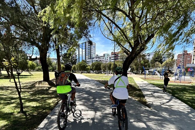 Equatorial Cycling Fusion:Quito City and Middle of the World Tour - Local Culture Immersion