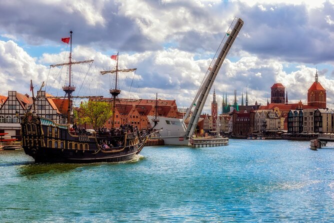 Explore the Heart of Gdansk: A Private Walking Tour for Couples - Culinary Experiences
