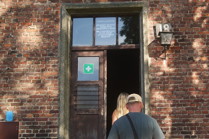 Fast-Track Entrance and 3.5-Hour Tour, Auschwitz-Birkenau  - Oswiecim - Common questions