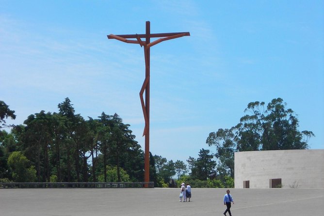 Fátima Holy City Full Day - Candle Procession Experience