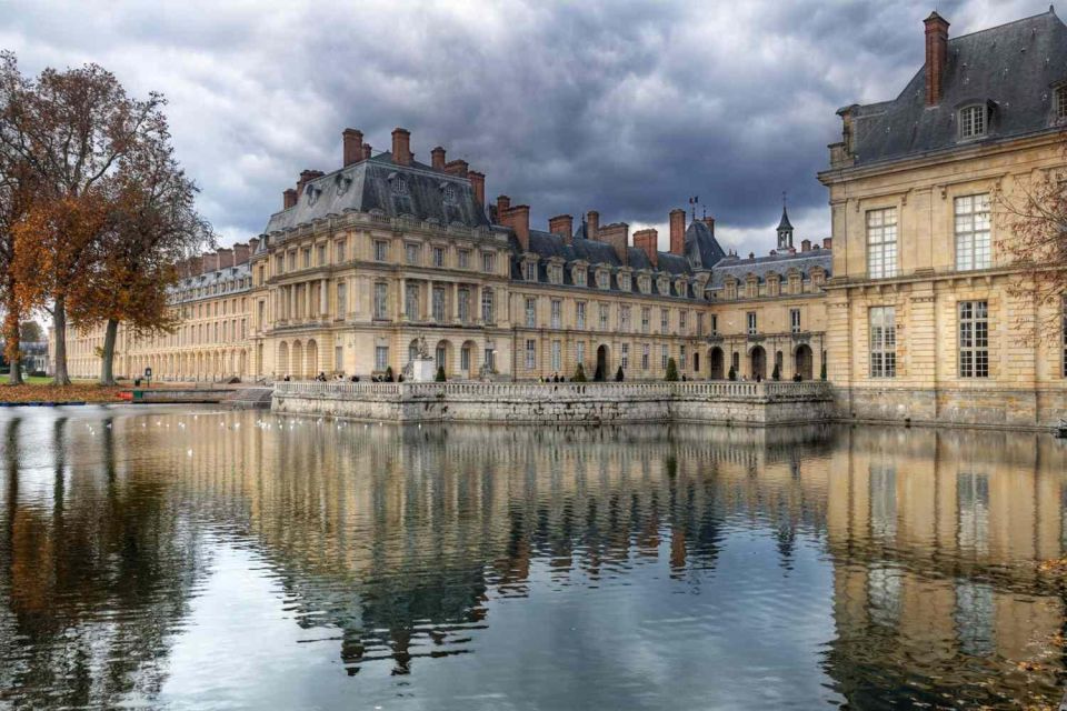 Fontainebleau: Private Round Transfer From Paris - Activity Highlights