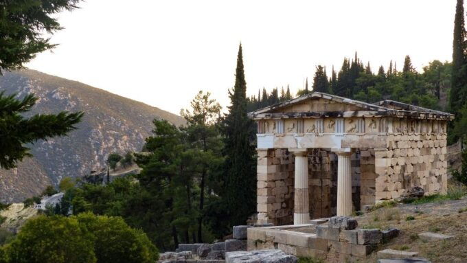 From Athens: Private Delphi and Thermopylae Guided Day Trip - Additional Information