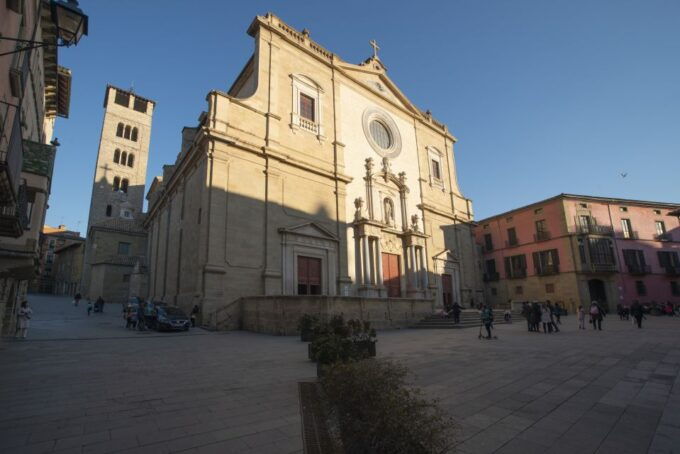 From Barcelona: Osona and La Garrotxa Guided Day Trip - Starting Point and Time