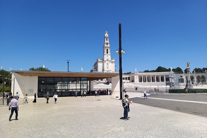 From Lisbon to Porto, Stop in 2 or 3 of Its Most Beautiful Cities - Exploring Aveiros Waterways