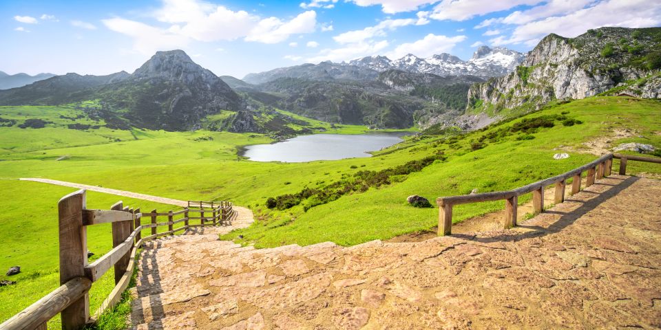 From Oviedo: Covadonga Lakes and Cangas De Onís Bus Day Trip - Booking Options