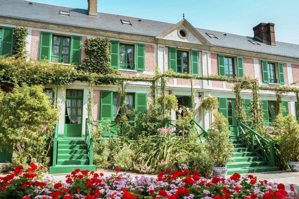 From Paris: Day Trip to Giverny & Versailles With Lunch - Visit to Monets Home & Gardens