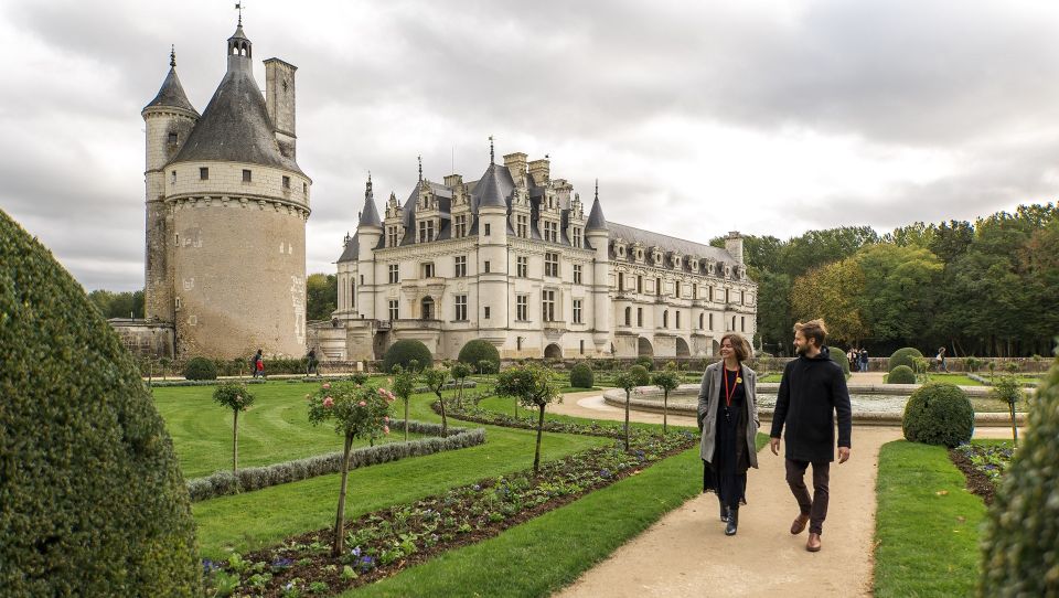 From Paris: Full-Day Loire Valley Chateaux Tour - Reviews Summary