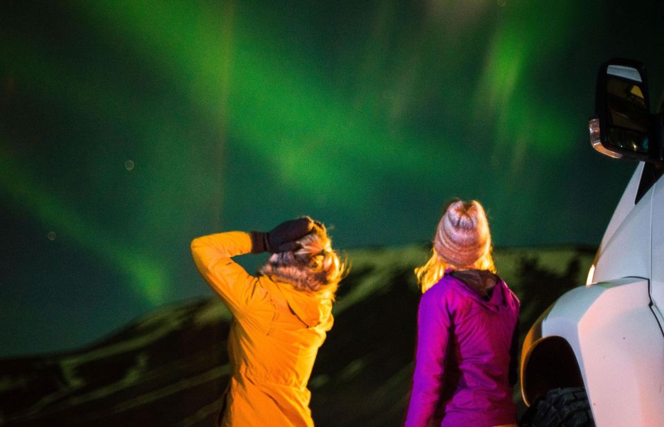 From Reykjavík: Northern Lights Super Jeep Tour - Guide Rating