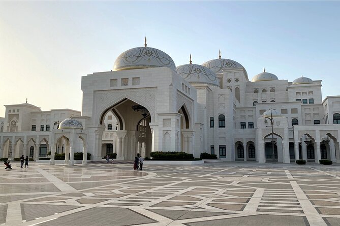 Full-Day Sightseeing Tour in Abu Dhabi From Dubai - Meals and Refreshments