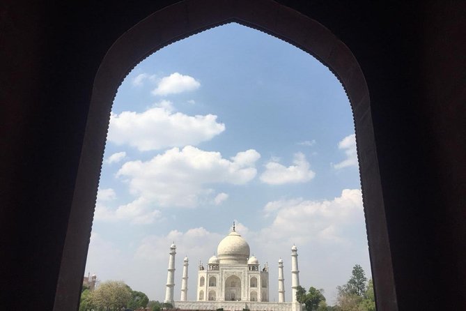 Full Day Taj Mahal and Agra City Tour From Bangalore via Delhi. - Meal and Refreshment Options
