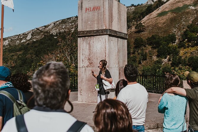 Full Day Tour Lakes of Covadonga and Santillana From Santander - Lunch and Free Time