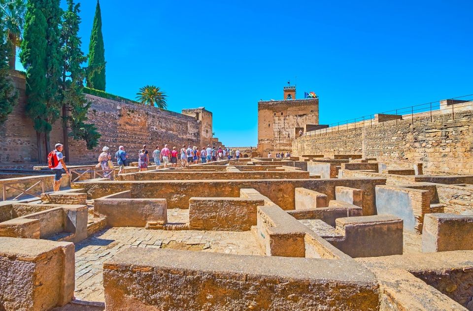 Granada: Alhambra and Nasrid Palaces Private Tour - Meeting Point