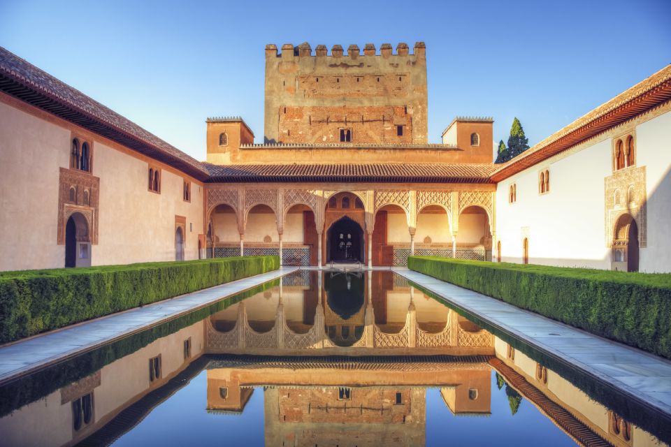 Granada: Alhambra, Nasrid Palaces, and Generalife Tour - Review Summary