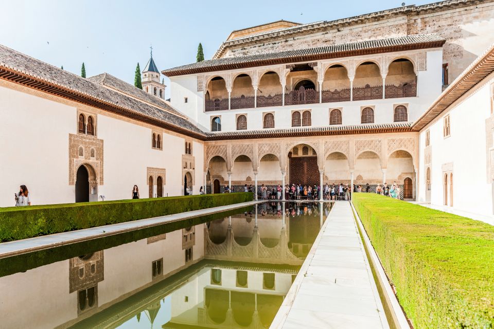 Granada: Alhambra & Nasrid Palaces Tour With Tickets - Alhambra Highlights