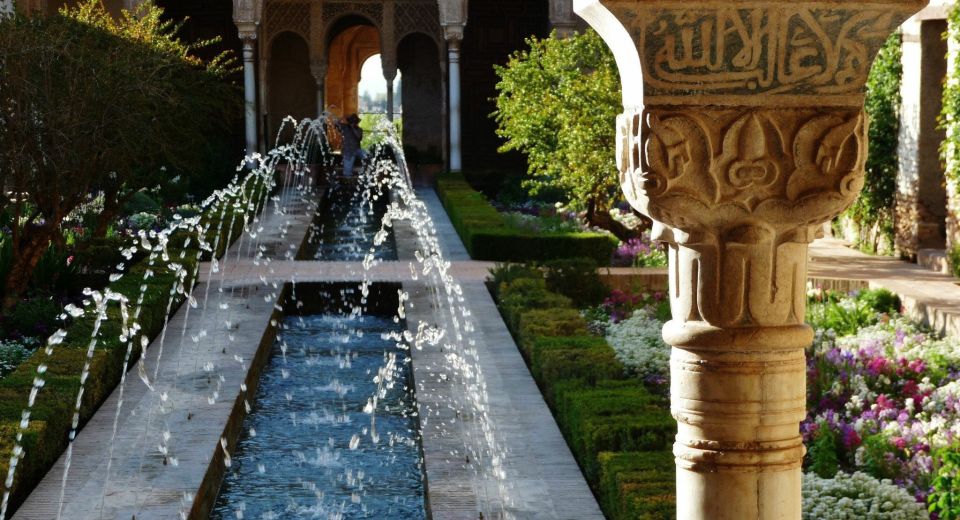 Granada: Fast-Track Alhambra & Nasrid Palaces Guided Tour - Meeting Point and Tour Inclusions