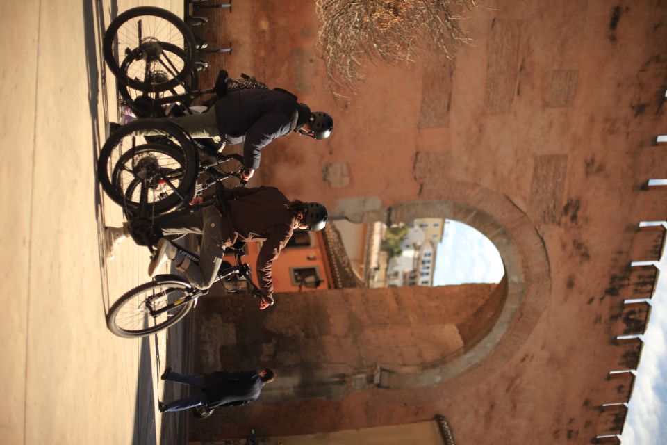 Granada: Highlights Tour by Electric Bike With Tapas Break - Language and Guide Options