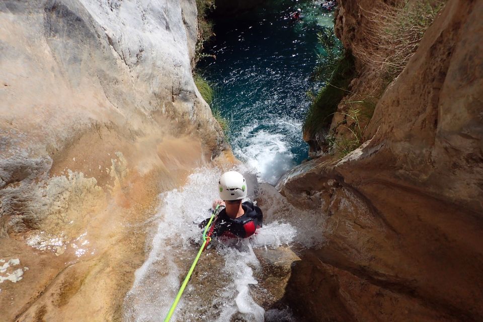 Granada: Río Verde X-Pro Canyoning Private Tour - Language and Group Setting