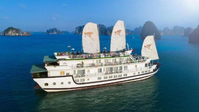 Hanoi: 2-Day Luxury Cruise Bai Long Bay With Cave & Kayaking - Detailed Itinerary for Day 1