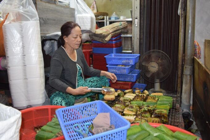 Ho Chi Minh City: Street Food Night Tour With a Local Guide - Detailed Tour Description