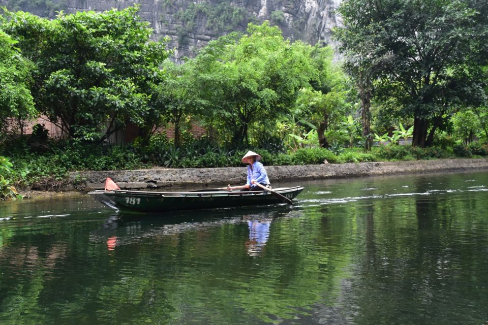 Hoa Lu -Tam Coc Rowing Boat, Buffet Lunch, Limousine Van - Experience Inclusions