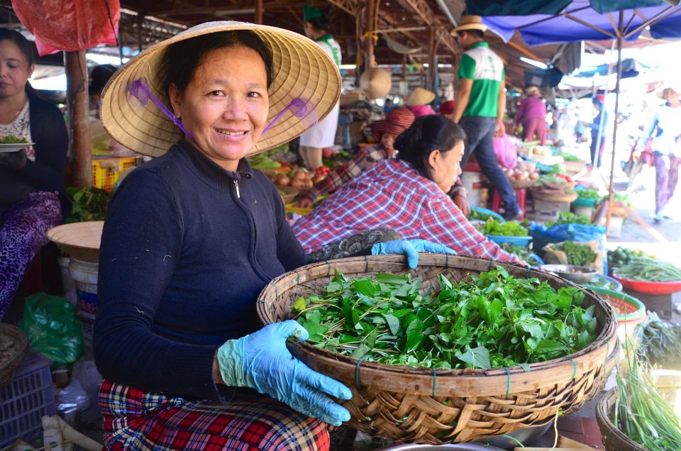 Hoi An: Evening Food Tour by Bike - Itinerary