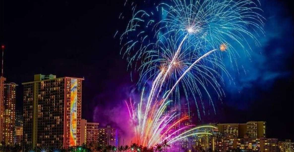 Honolulu: Waikiki Fireworks Catamaran Cruise - Key Points