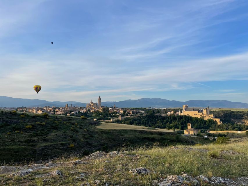 Hot Air Balloon Ride in Segovia - Experience Highlights