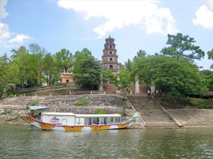 Hue City Tour and Dragon Boat Trip Small Group - Activity Title