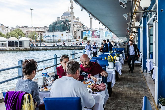 Istanbul: Book A Local Host - Meeting Point Flexibility