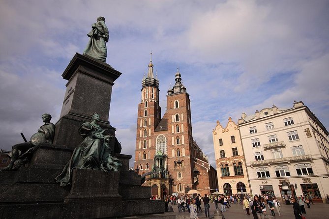 Krakow and Auschwitz Small Group Tour From Lodz With Lunch - Pickup Information