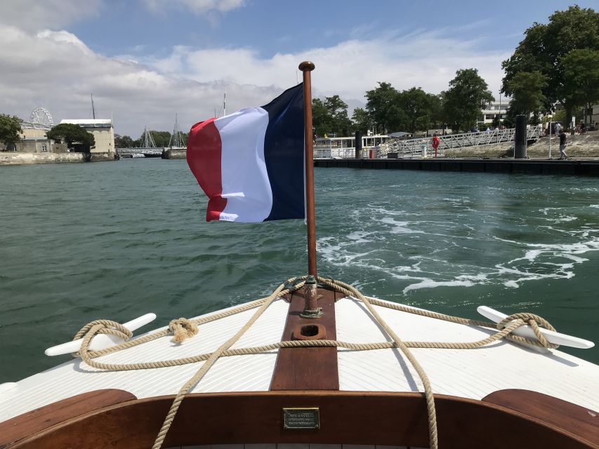 La Rochelle: Les Minimes and Bay Boat Tour - Restrictions