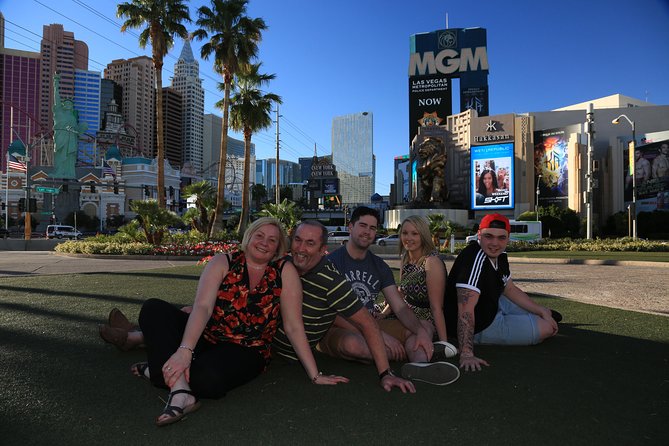 Las Vegas Photo Tour by Luxurious Vehicle - Customer Reviews and Feedback