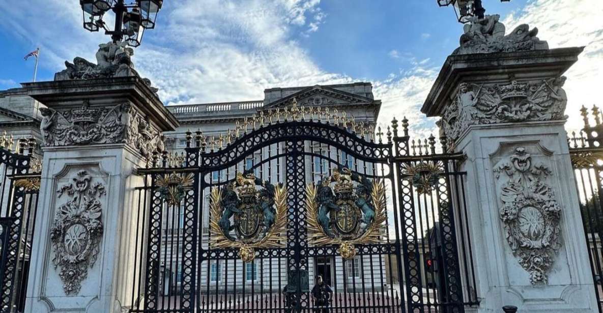London: Buckingham Palace & Westminster Guided Walking Tour - Meeting Point Details