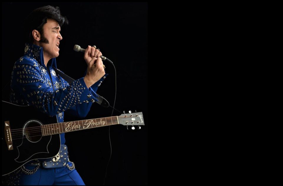 London: Dinner Cruise With Elvis Tribute on the Thames River - Booking