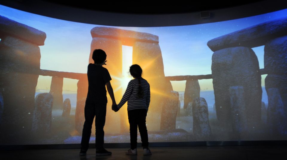 London: Stonehenge Half-Day Morning or Afternoon Tour - Visitor Experience