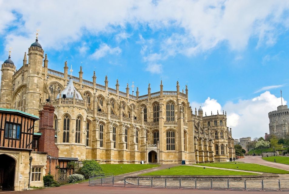 London & Windsor: Royal Sites Full Day Guided Tour - Tour Itinerary