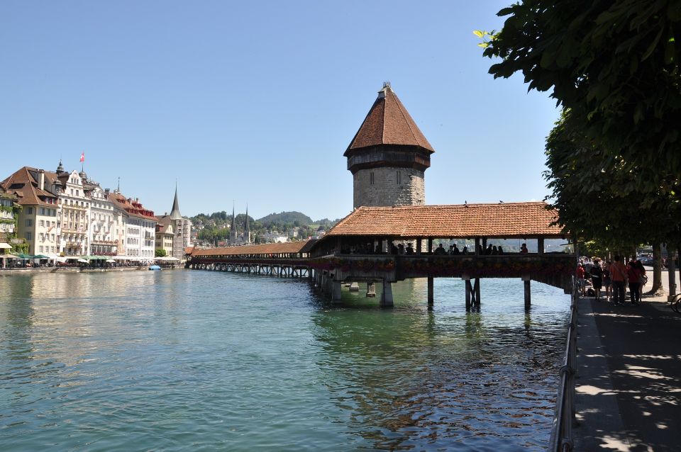 Lucerne: Guided Walking Tour With an Official Guide - Tour Experience