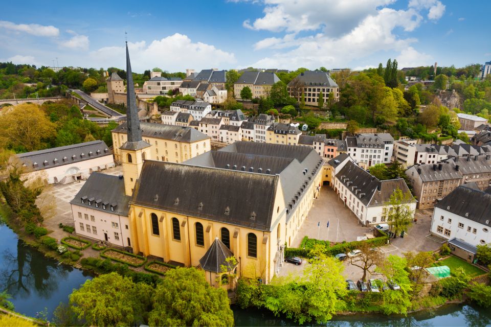 Luxembourg: Highlights Self-Guided Scavenger Hunt & Tour - Important Information