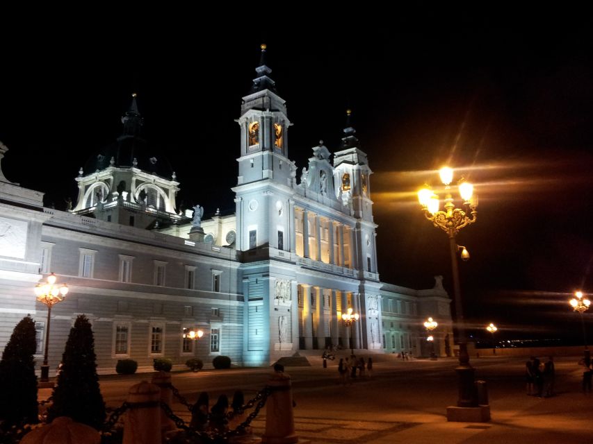 Madrid: Customized Night Tour With a Private Guide - Customer Reviews