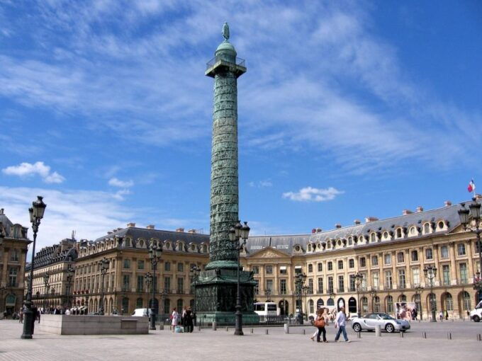 Majestic Highlights of Paris With Local Tasting Tour - Unveiling Parisian History