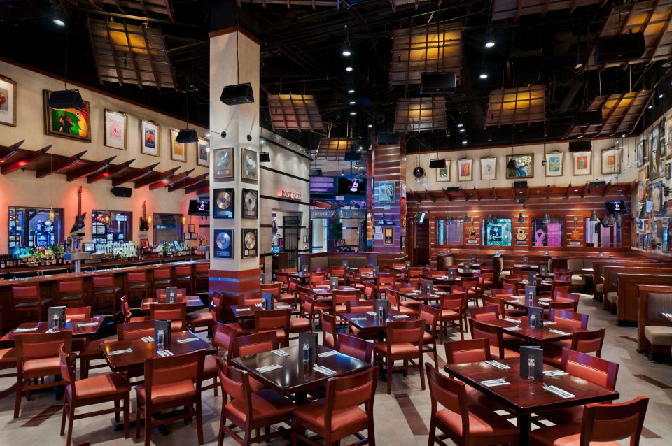 Meal at the Hard Rock Cafe Hollywood Florida - Merchandise Shopping