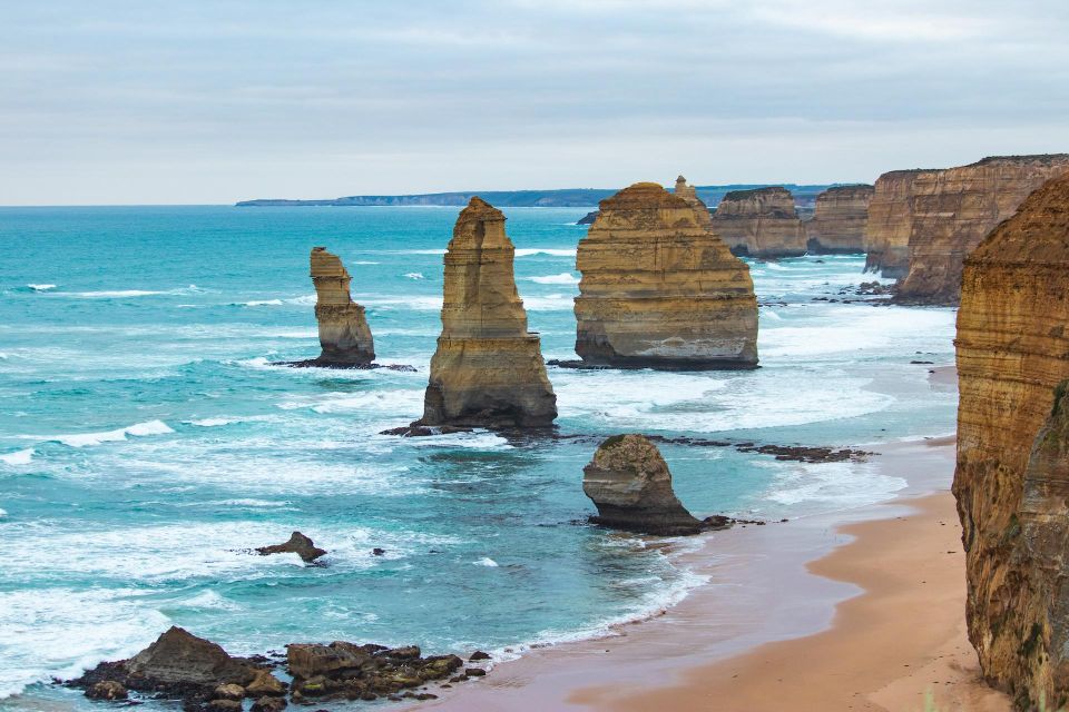 Melbourne: Private Great Ocean Road Day Tour With Lunch! - Split Point Lighthouse